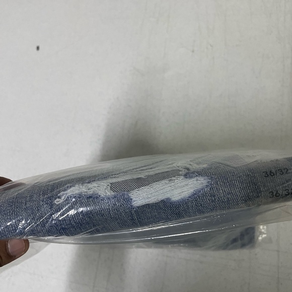 American eagle brand new jeans 36*32 - Picture 2 of 4